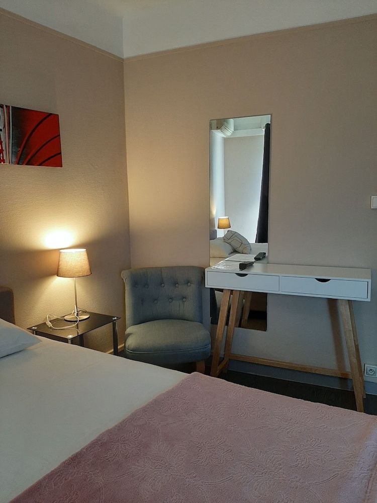 Bellevue Double Room 17