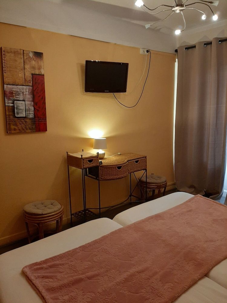 Bellevue Double Room 16