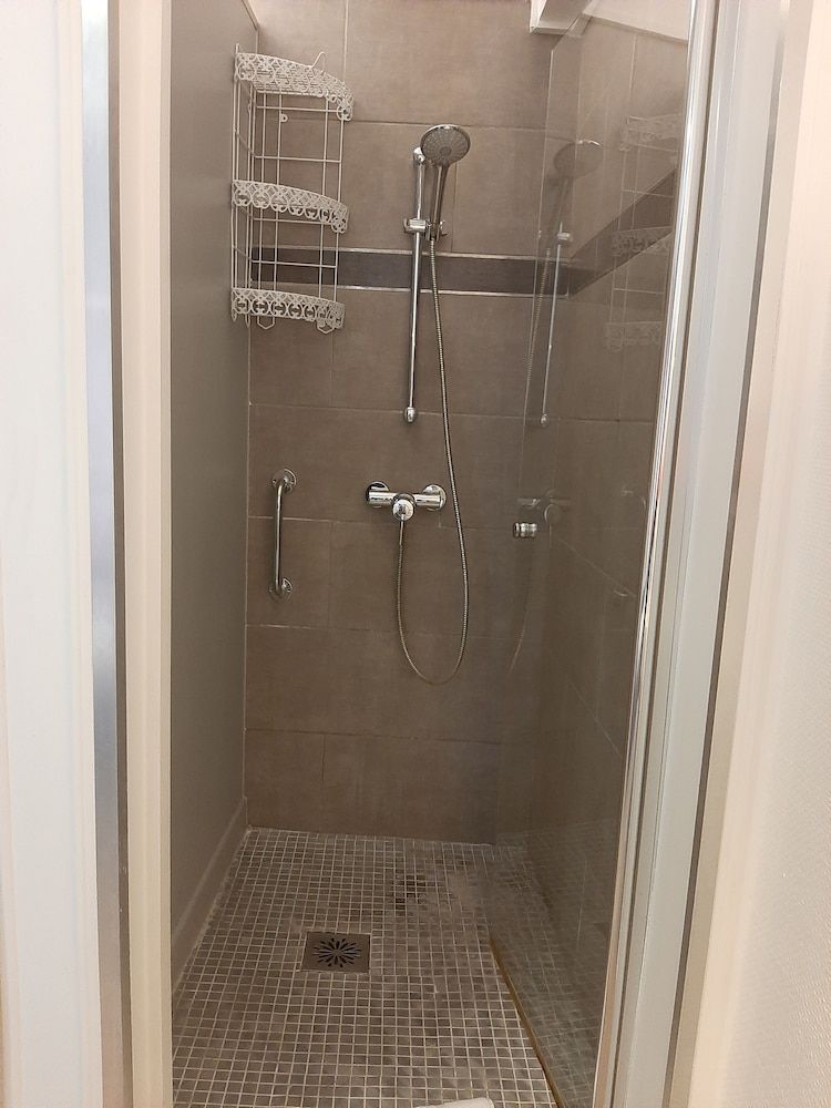 Bellevue Double Room 8