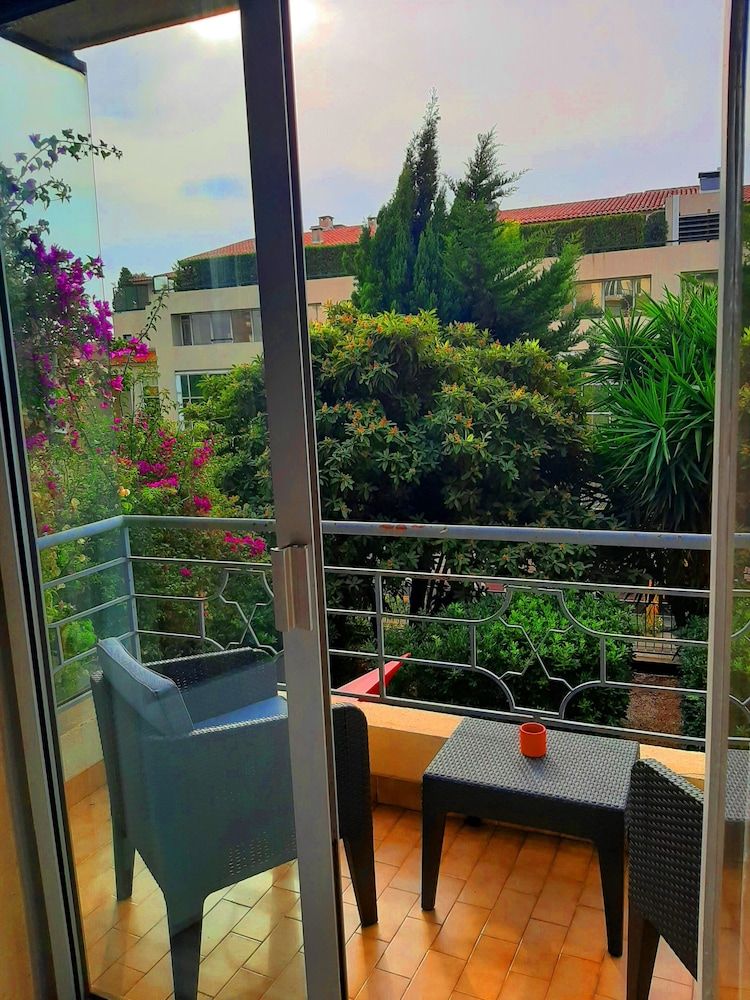 Bellevue Double Room 6