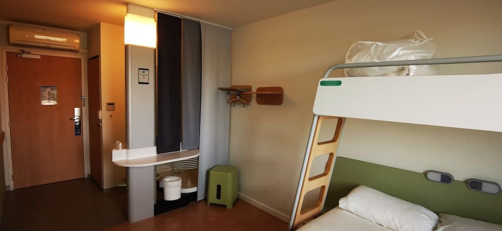 Triple Room, Multiple Beds