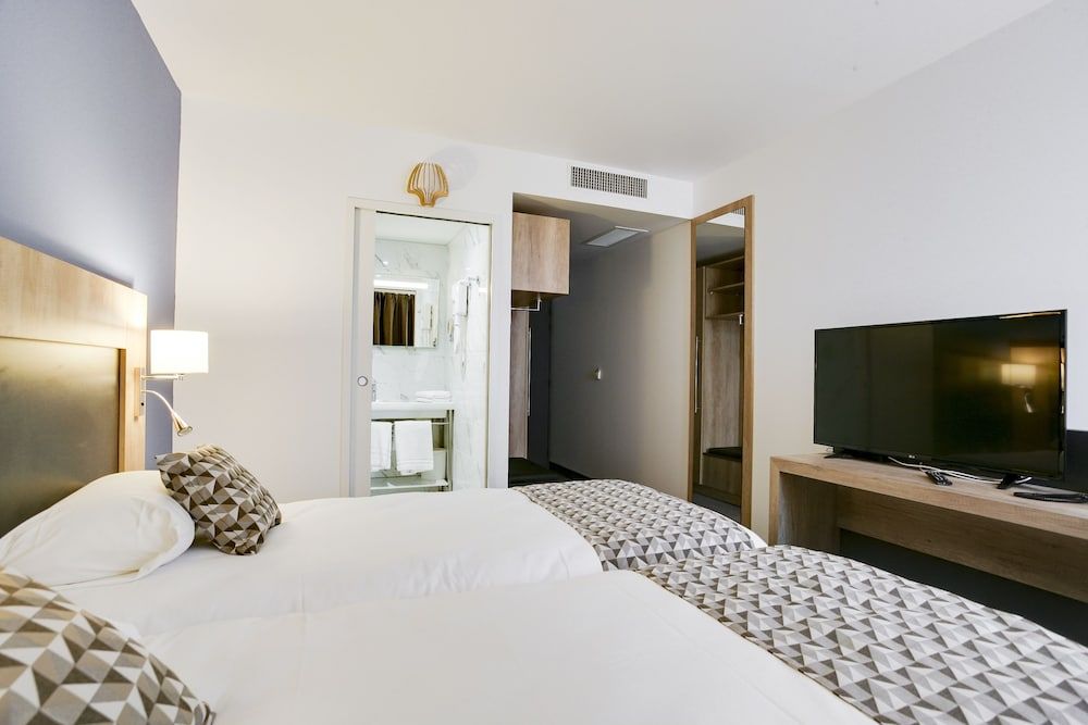 Brit Hotel Confort Loches Standard Twin Room