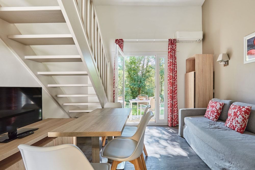 Apartment, 1 Bedroom (Mezzanine)