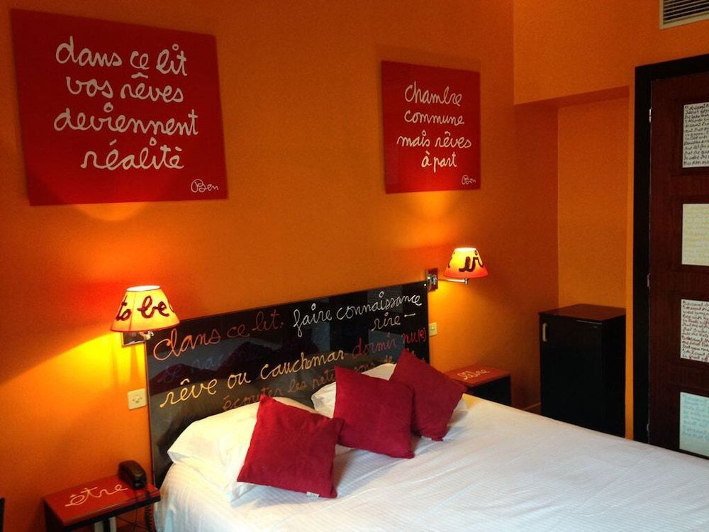 Windsor Hotel Double Room (Intimacy) 5