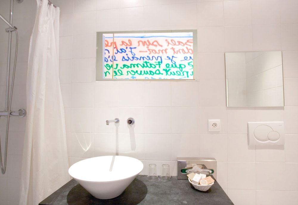 Windsor Hotel Double Room (Intimacy) 7