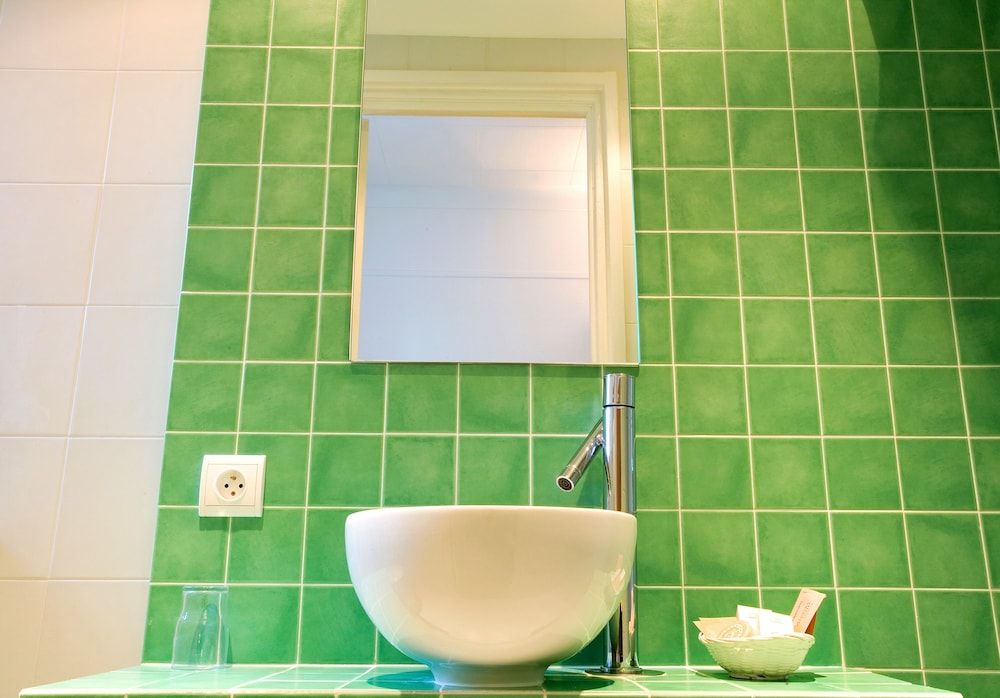 Windsor Hotel Double Room (Intimacy) 6