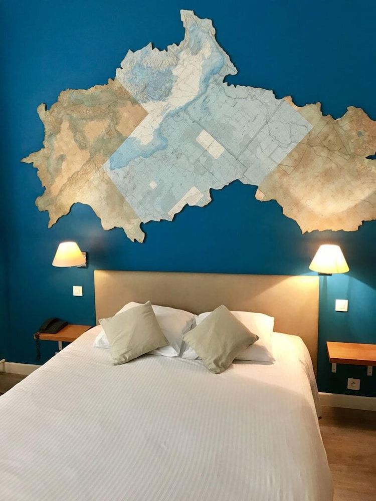 Windsor Hotel Double Room (Intimacy) 3