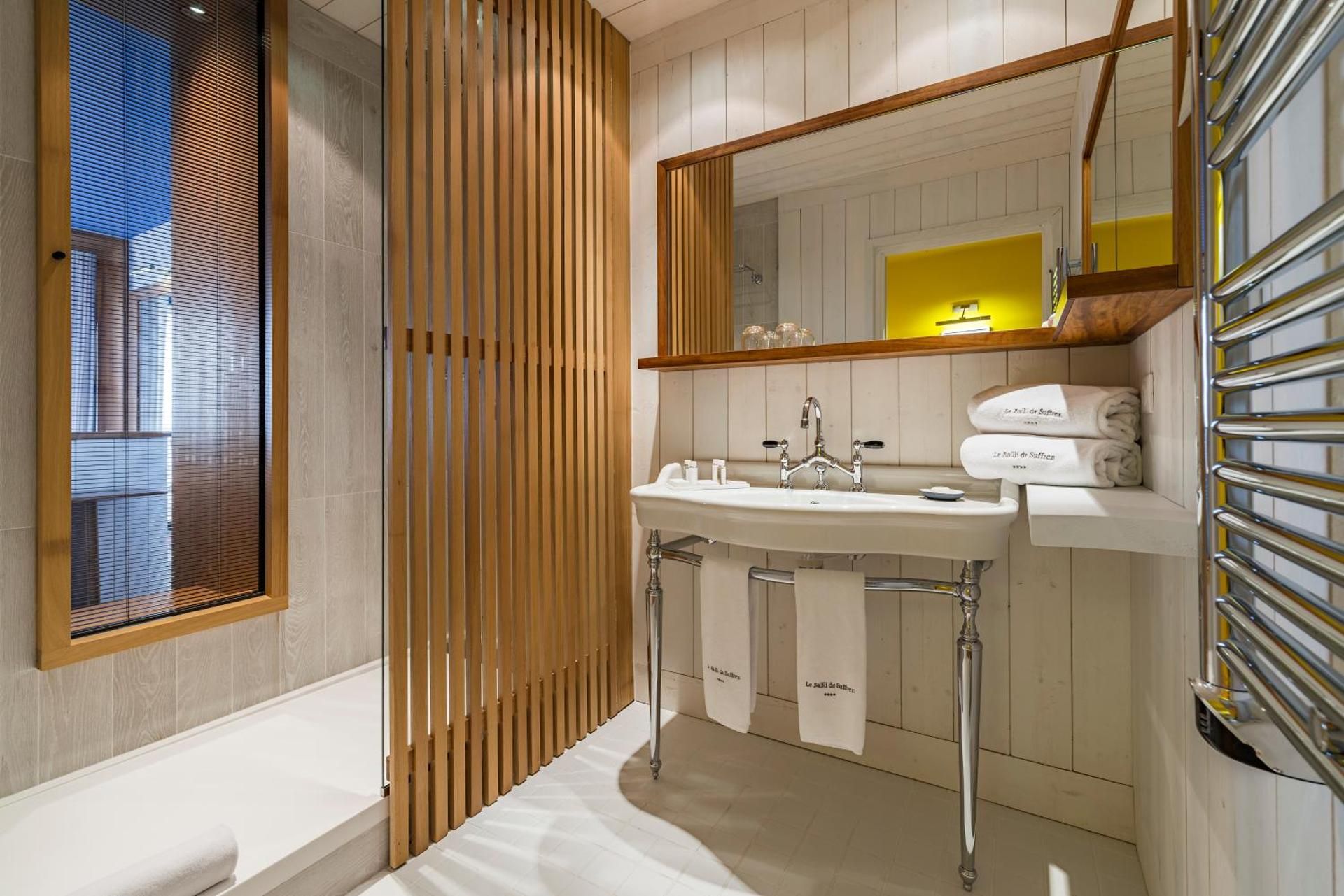 Club room 105 ft with balcony - Panoramic sea view