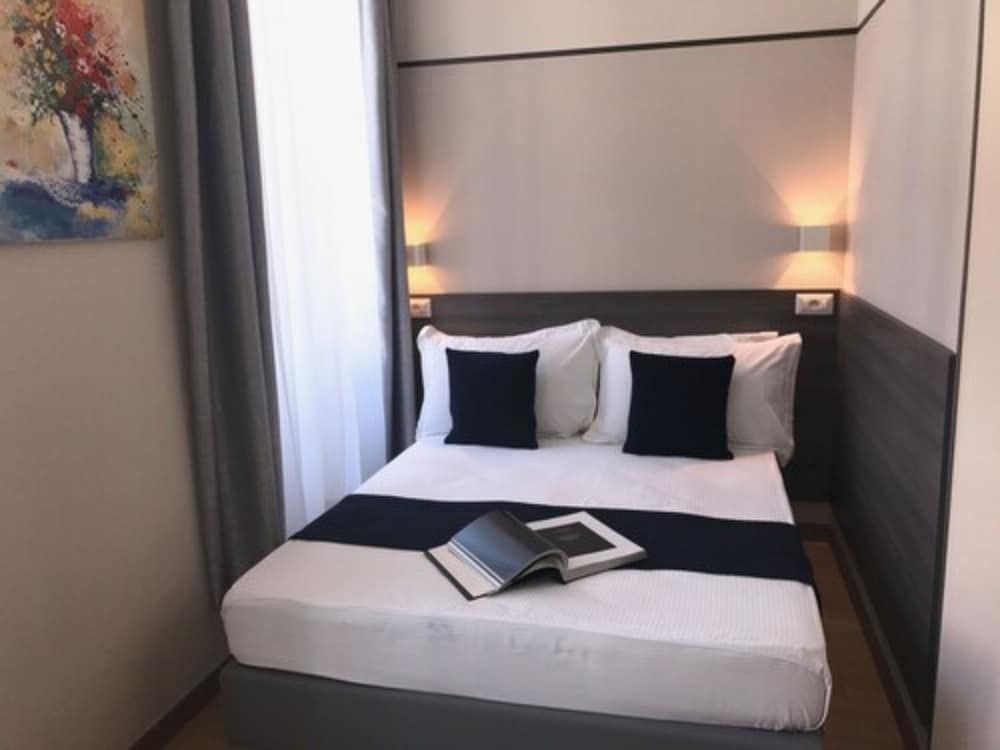 Boutique Hotel Neptune Nice Double or Twin Room 4