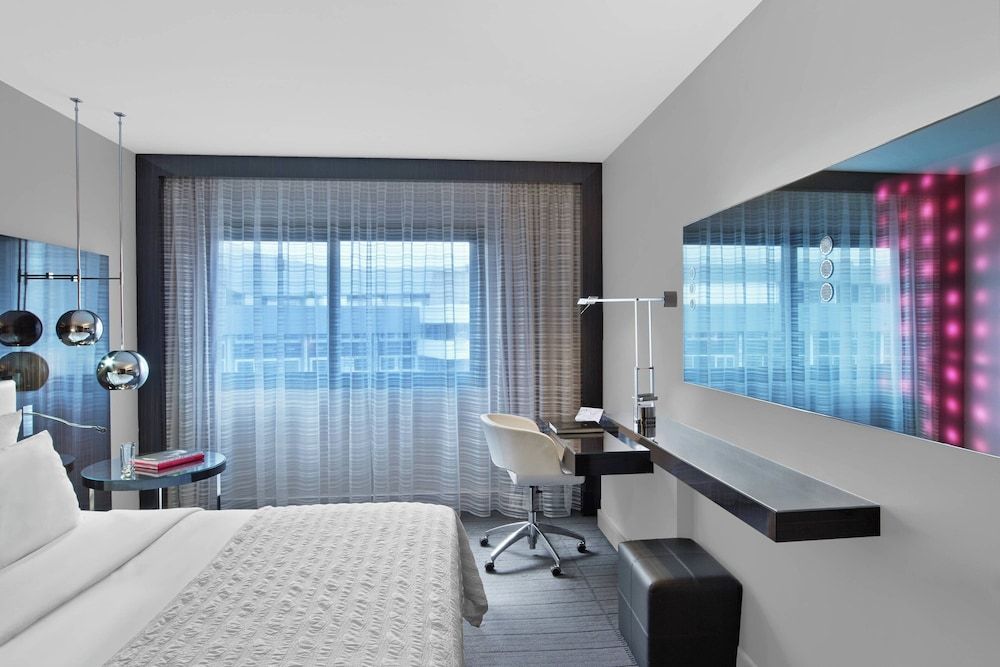 Le Méridien Paris Arc De Triomphe Room, 1 King Bed 132