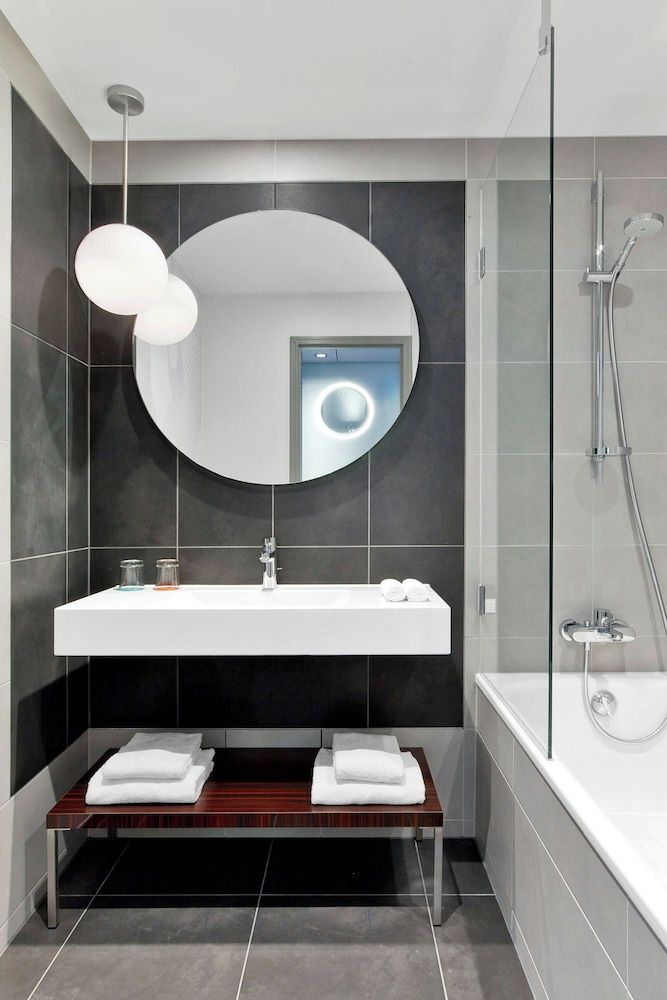 Le Méridien Paris Arc De Triomphe Room, 1 King Bed 68