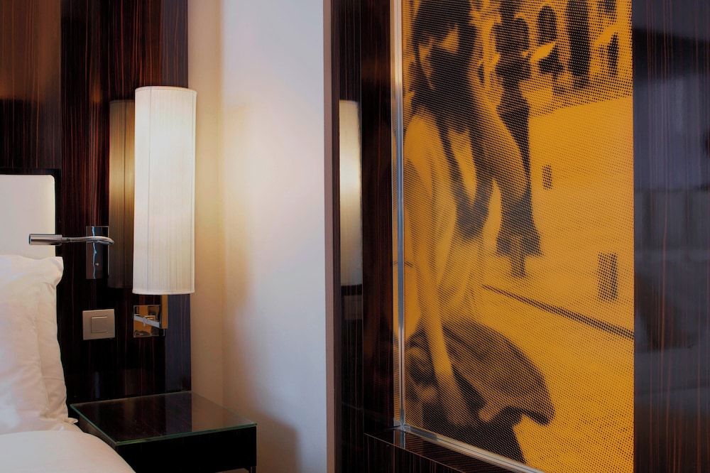 Le Méridien Paris Arc De Triomphe Room, 1 King Bed 125