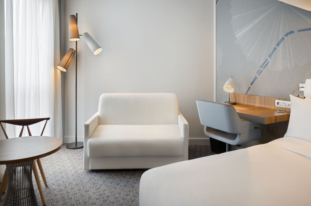 Le Méridien Paris Arc De Triomphe Room, 1 King Bed 100