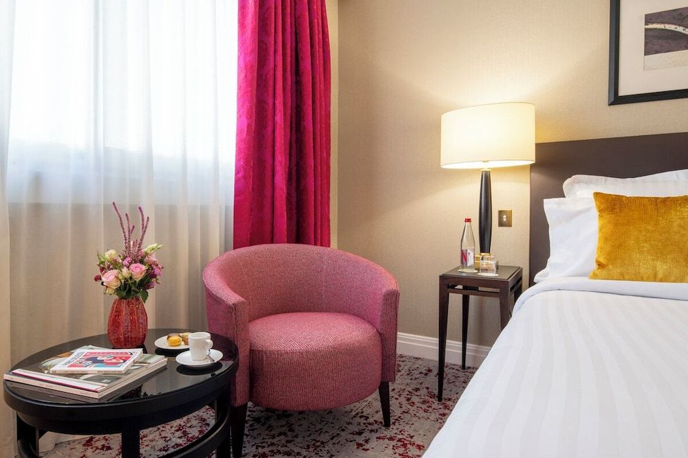 Warwick Champs-Elysées Paris Superior Room, 1 Queen Bed 3