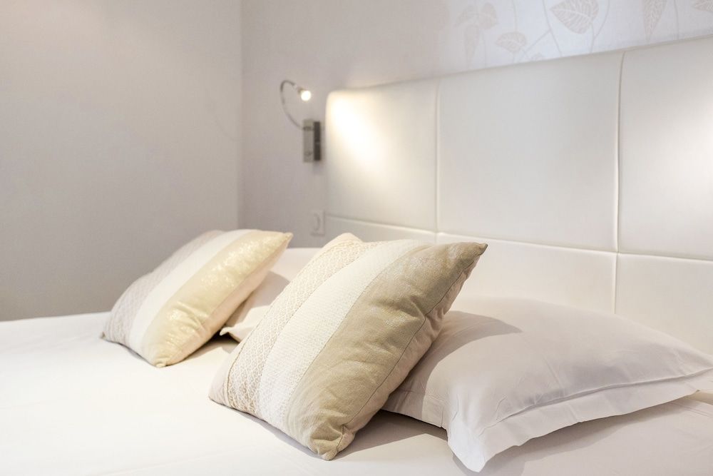 Central Hotel Single Room