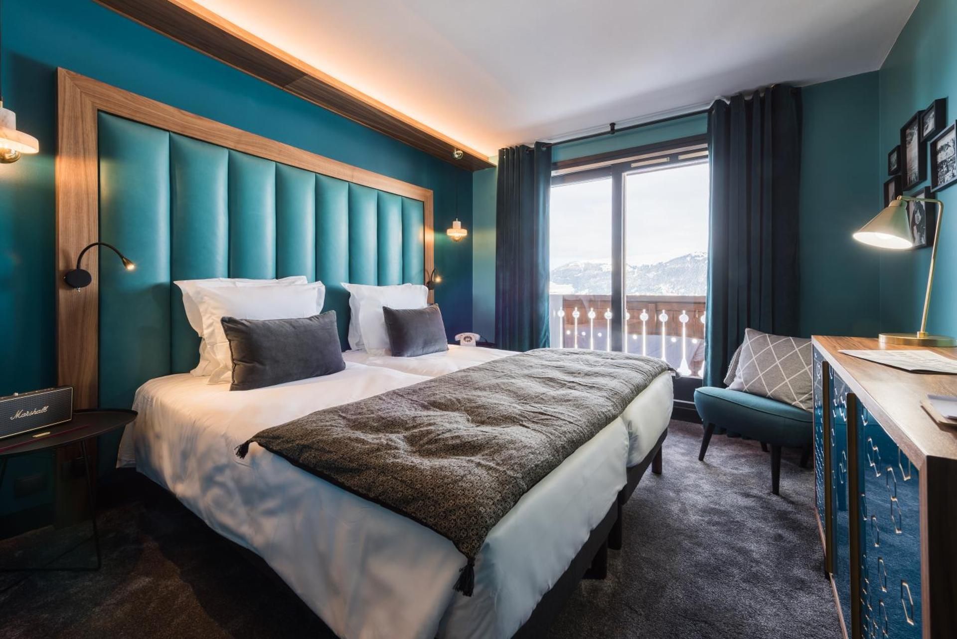 Double Room with bath and Valley View