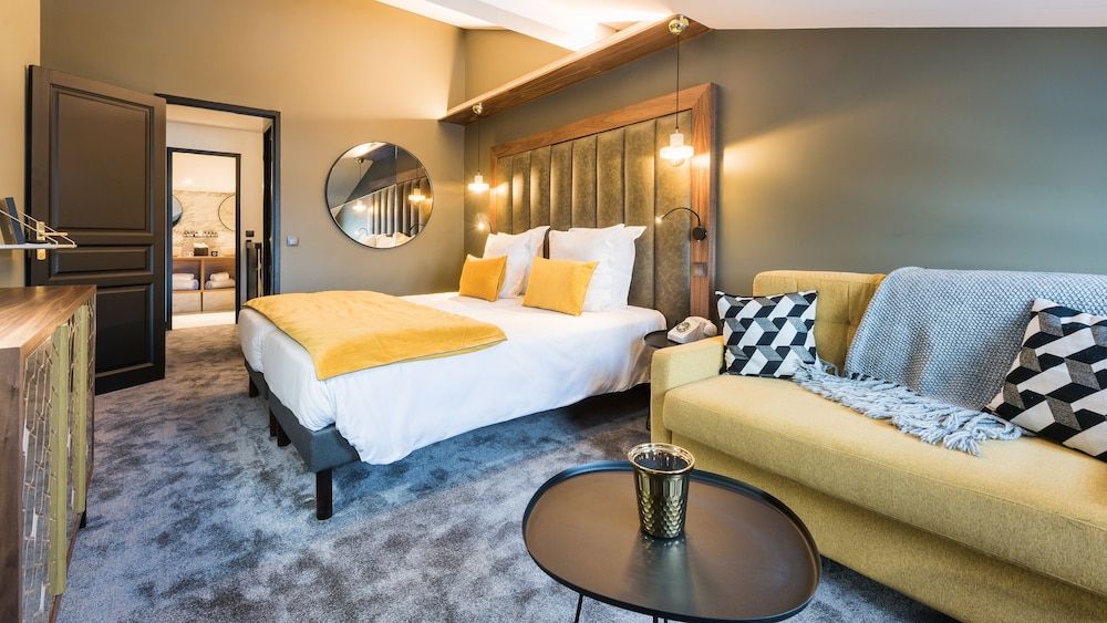 Triple Room, City View