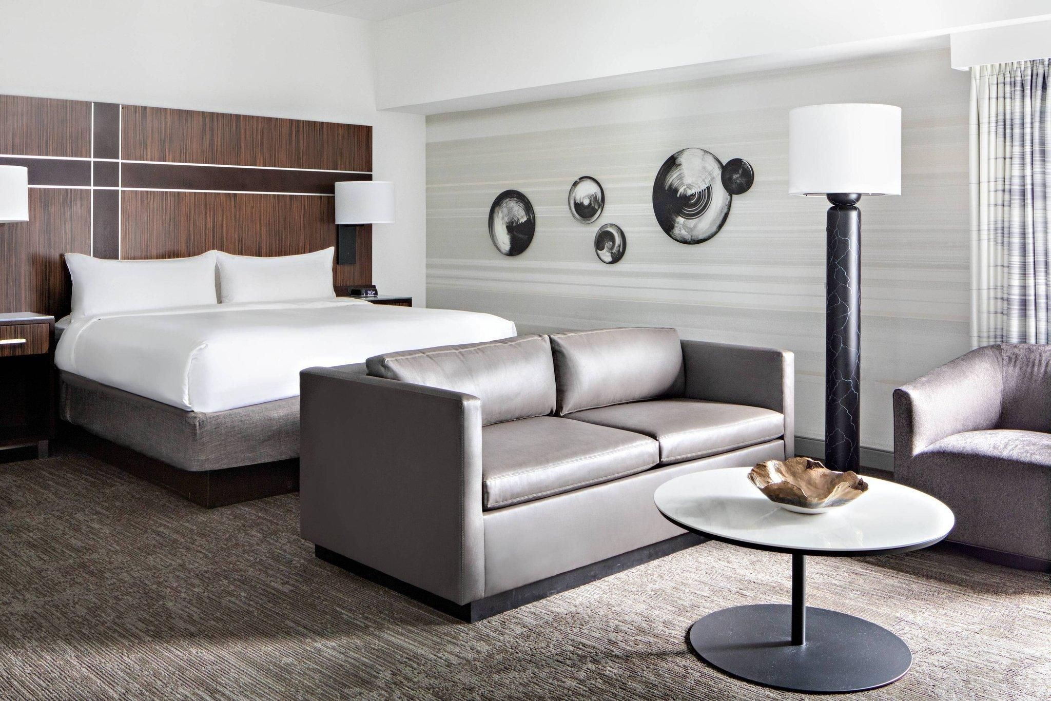 Family Kg Suite Connector, 2 Bedroom Suite, Bedroom 1: 1 King, Bedroom 2: 2 Double, Sofa bed