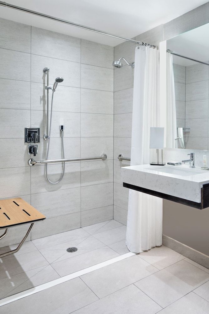 Deluxe Room, 2 Double Beds (Mobility Accessible, Roll-In Shower)