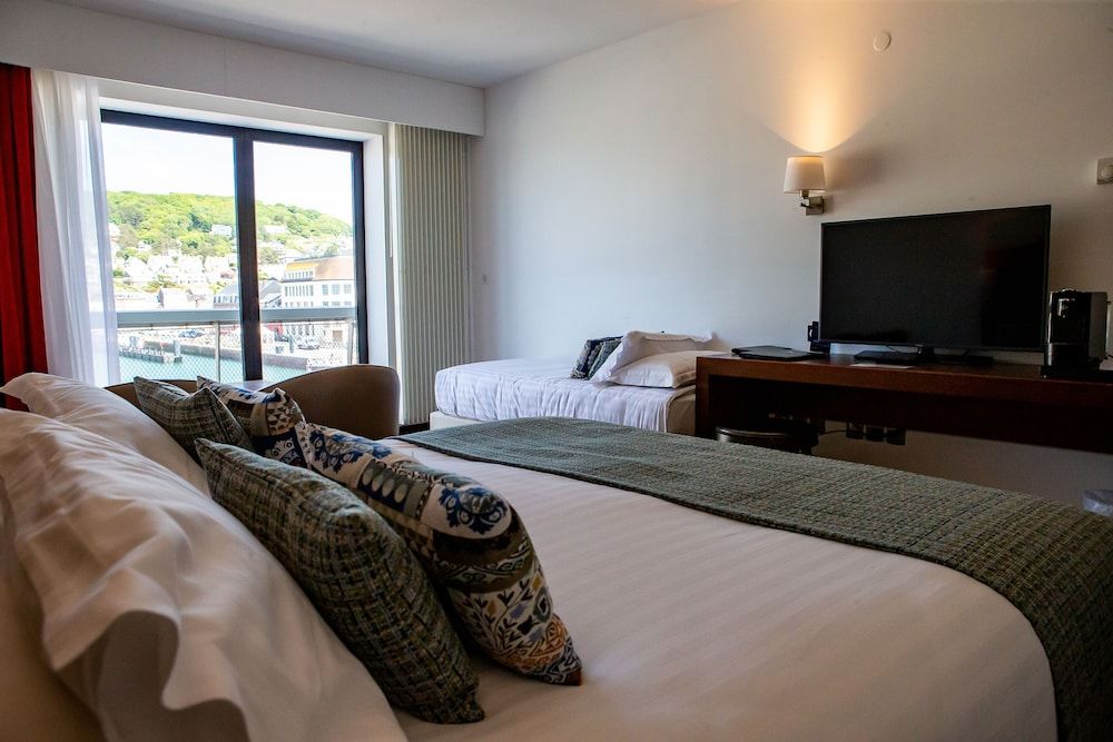 Le Grand Pavois Superior Double or Twin Room, Marina View 3