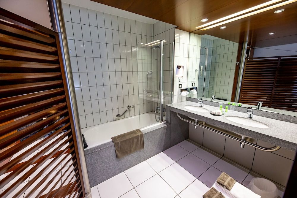 Le Grand Pavois Standard Double or Twin Room, Courtyard Area 5