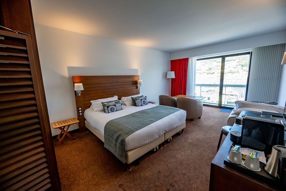 Le Grand Pavois Superior Double or Twin Room, Marina View 2