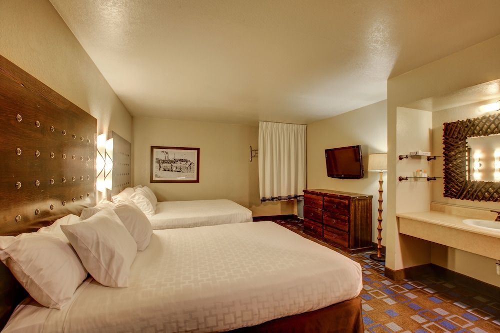 The Nautical Beachfront Resort Suite (Cove, Lower Level - Building A)