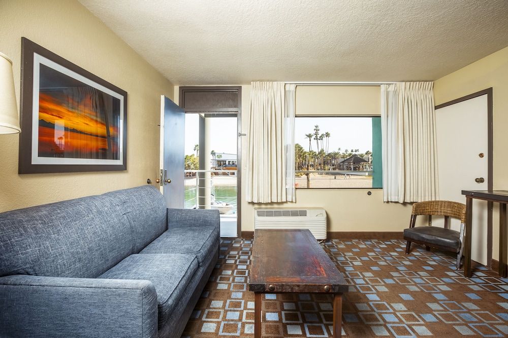 The Nautical Beachfront Resort Suite (Cove, Upper Level - Building A) 4