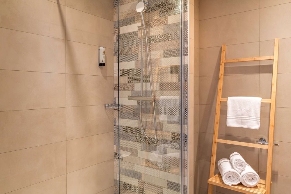 Best Western Plus Antibes Riviera Deluxe Room, 1 King Bed, Balcony, Sea View 11