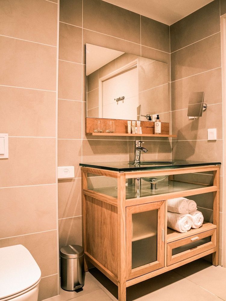 Best Western Plus Antibes Riviera Deluxe Room, 1 King Bed, Balcony, Sea View 10