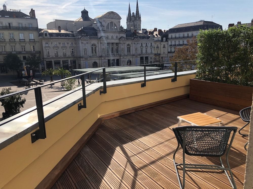 Hôtel Saint Julien Executive Double Room Single Use, 1 Queen Bed, Terrace, City View 5