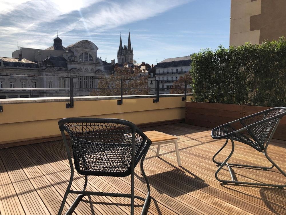 Hôtel Saint Julien Executive Double Room Single Use, 1 Queen Bed, Terrace, City View 3