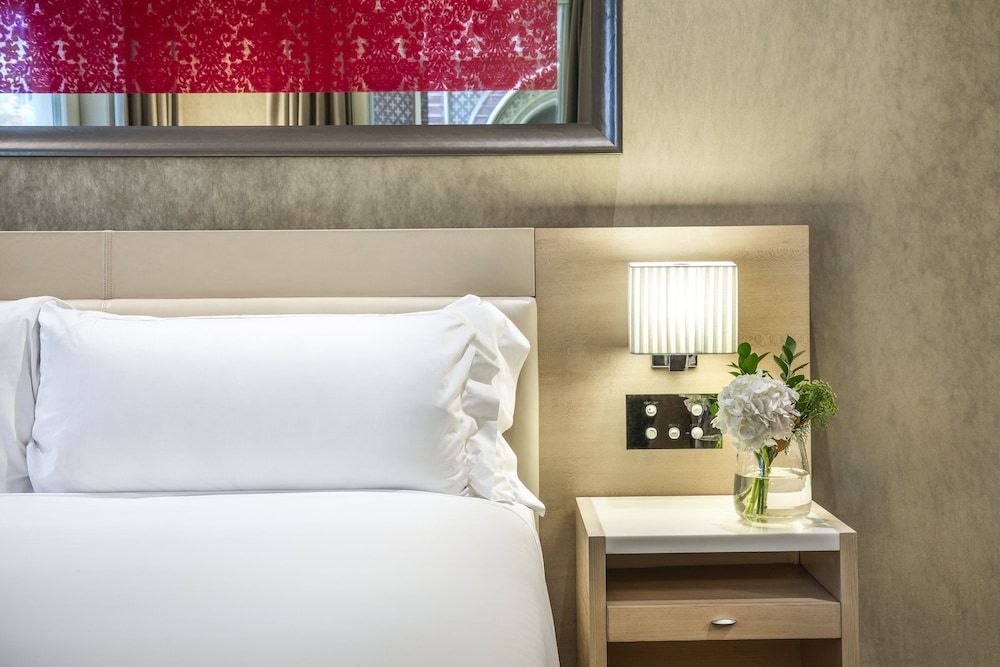 InterContinental Melbourne The Rialto by IHG Classic Room, 1 King Bed, Accessible 2