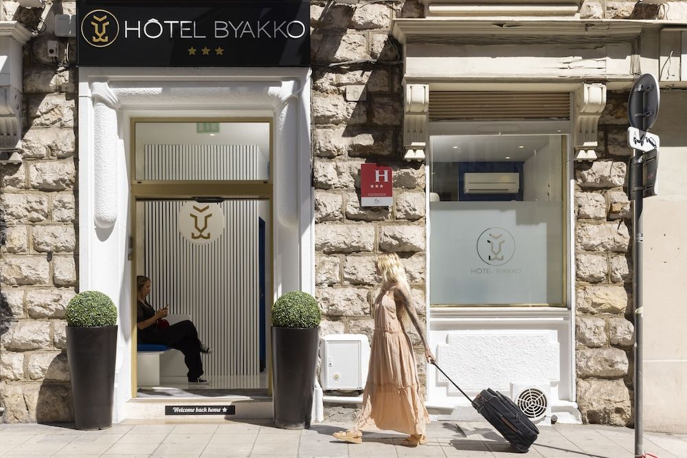undefined Hotel Byakko Nice 2