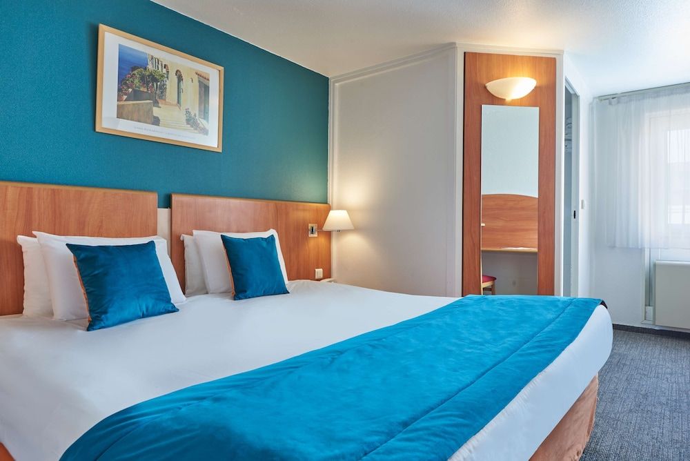 Kyriad Les Ulis Standard Room, 1 Double Bed 2