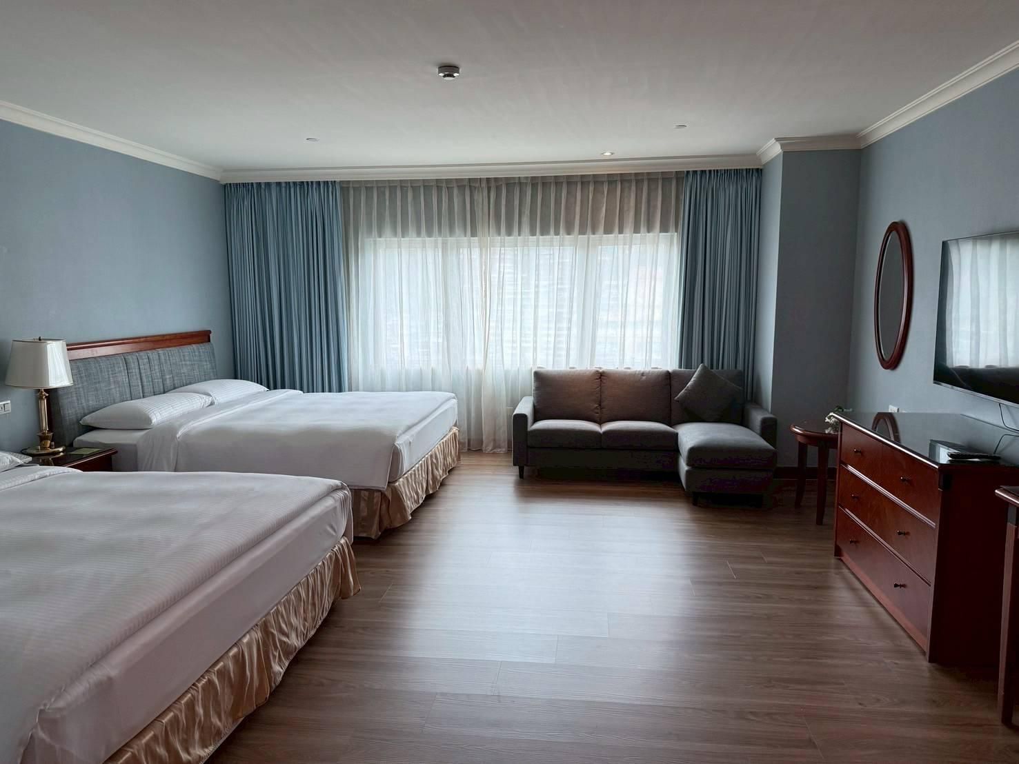 Deluxe Room for 4 People