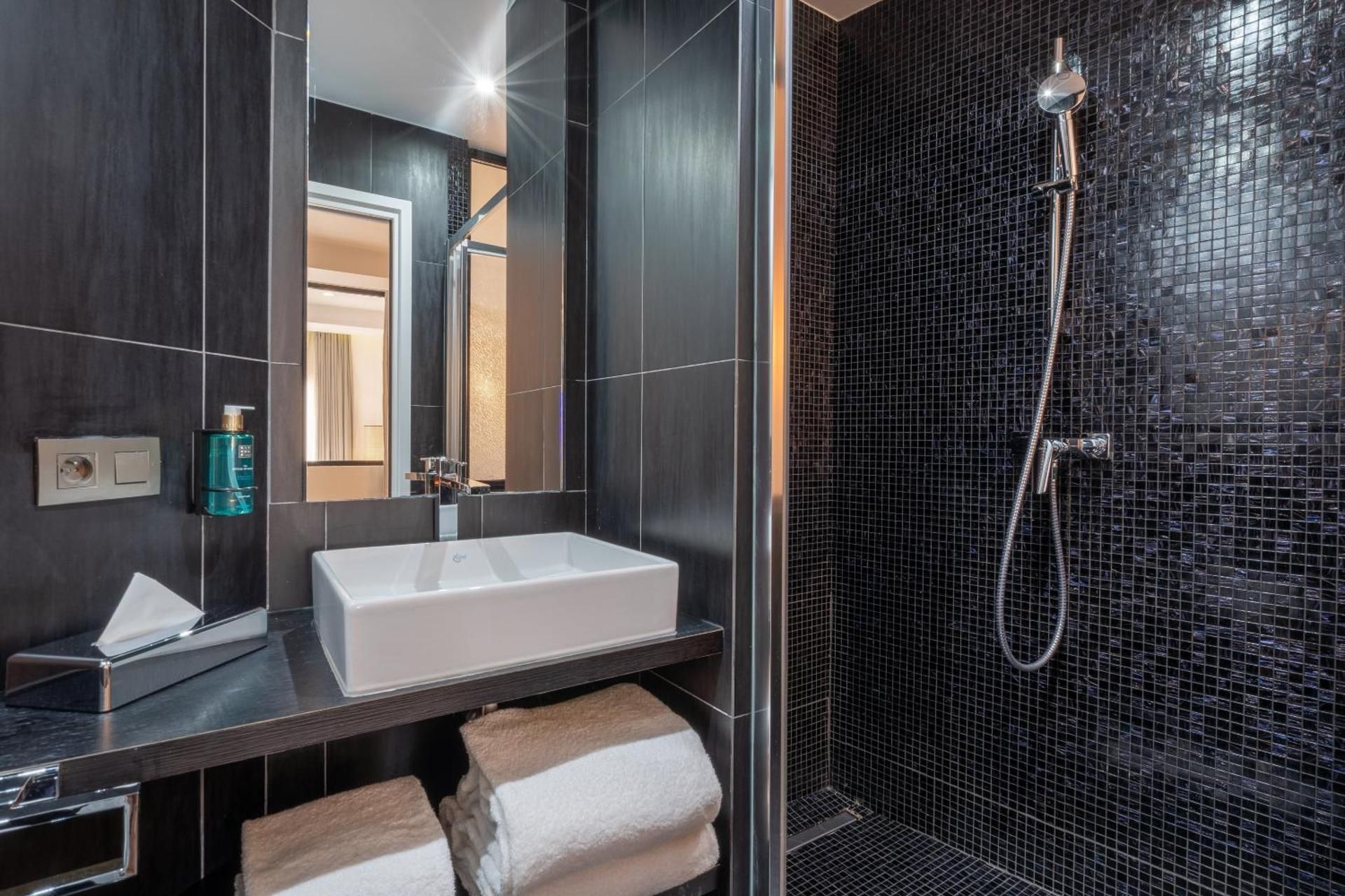 1 Bedroom Apartment with Balcony - City View - 38m2