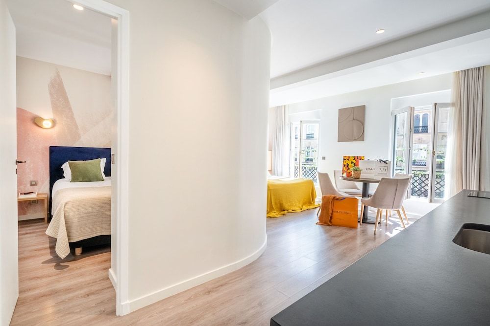 Yuna Les Halles - Serviced Apartments 1 Bedroom apartment city view - 38m2 6