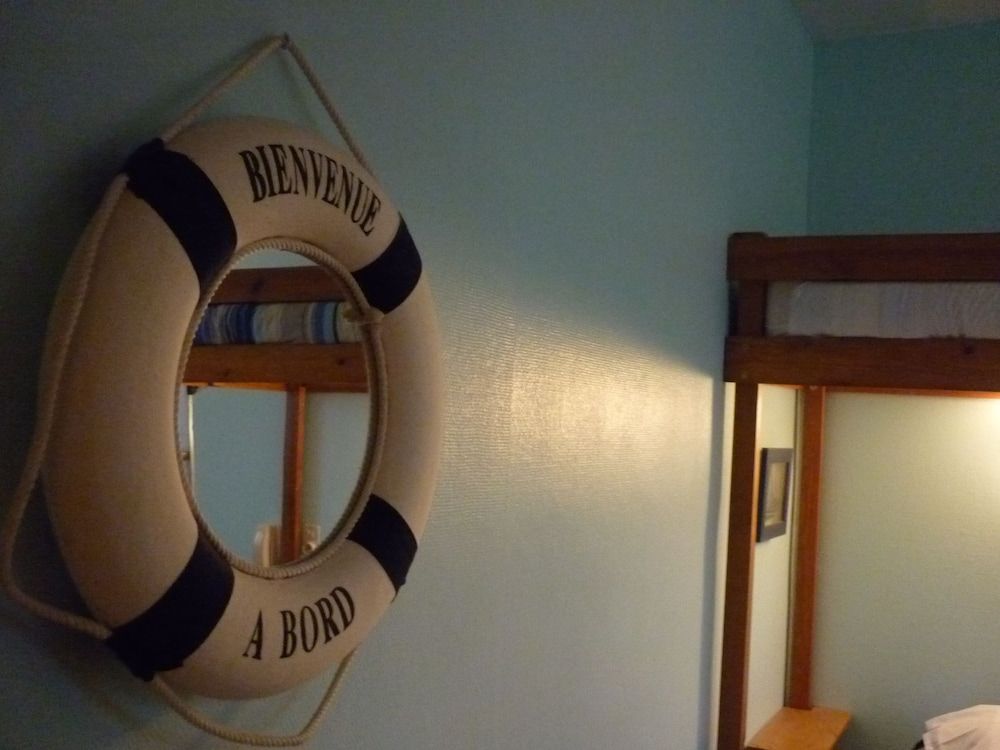 Hôtel du Centre Triple Room (3 beds) 4