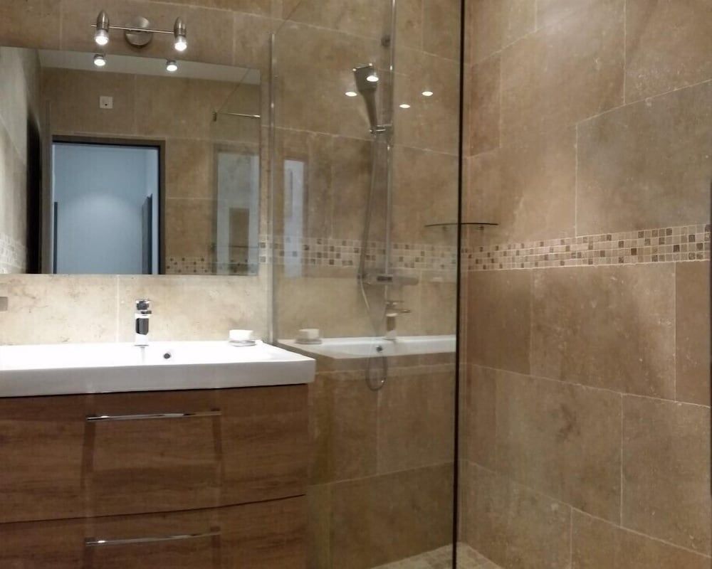 Hôtel Particulier Cassis Parking gratuit Piscine chauffée Apartment, Private Bathroom (Supérieur) 8