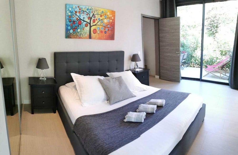 Hôtel Particulier Cassis Parking gratuit Piscine chauffée Apartment, Private Bathroom (Supérieur)