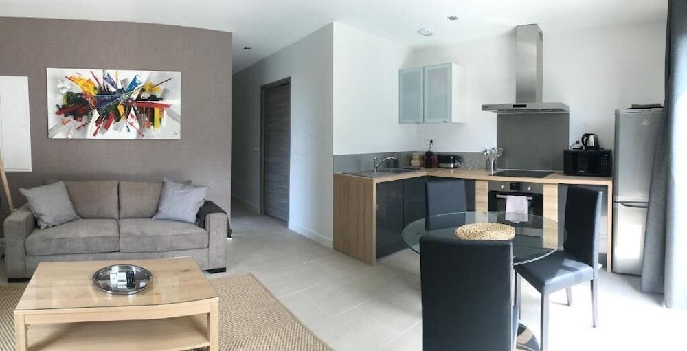 Hôtel Particulier Cassis Parking gratuit Piscine chauffée Superior Apartment, Terrace, Garden View (Suite supérieur) 4