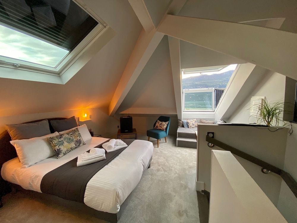 Classic Double Room, Hot Tub, Lake View ( Memard Collombier Épine)