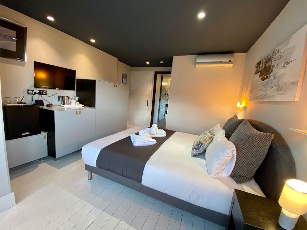 Standard Double Room, Lake View (Sans Balcon)