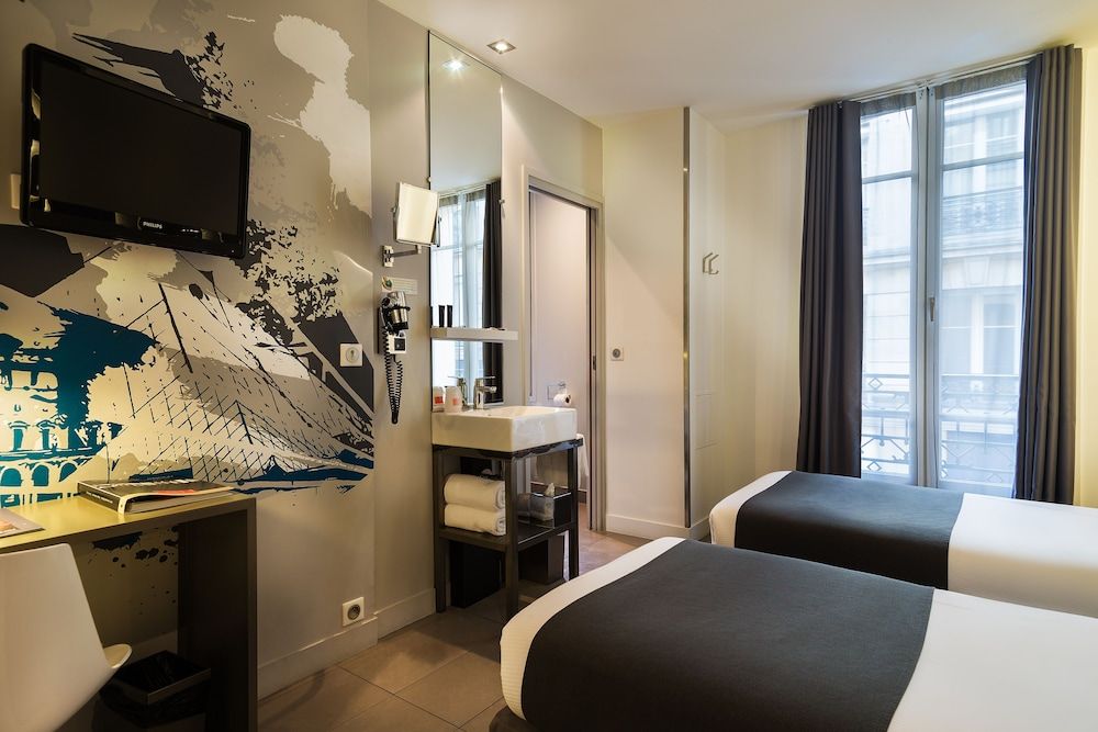 Hotel Arc de Triomphe Etoile Classic Twin Room