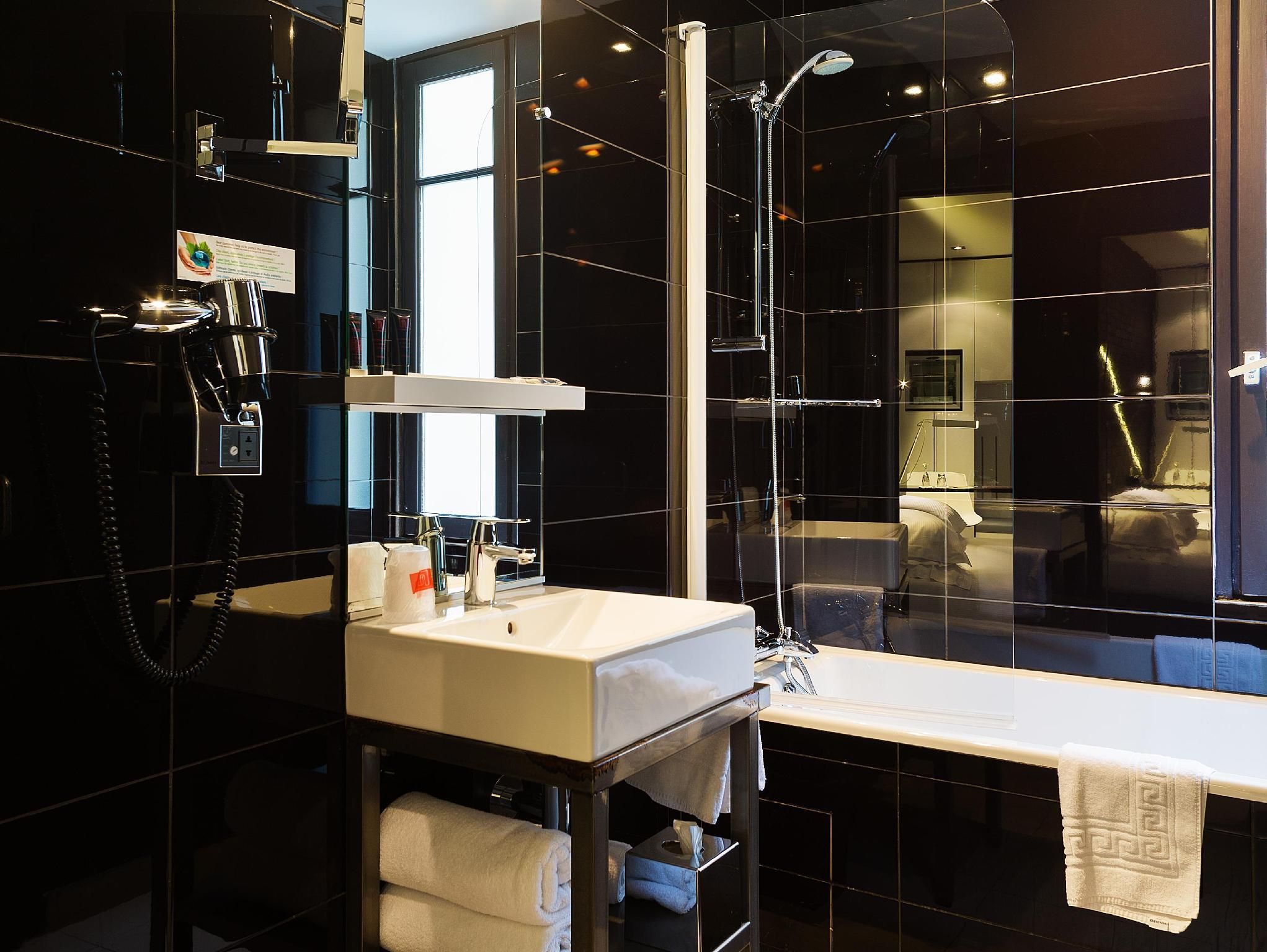 undefined Hotel Arc de Triomphe Etoile 3