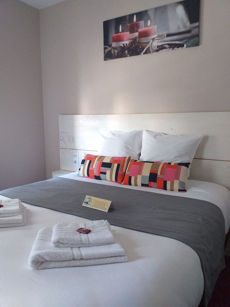 Hôtel La Couronne Comfort Double Room 3