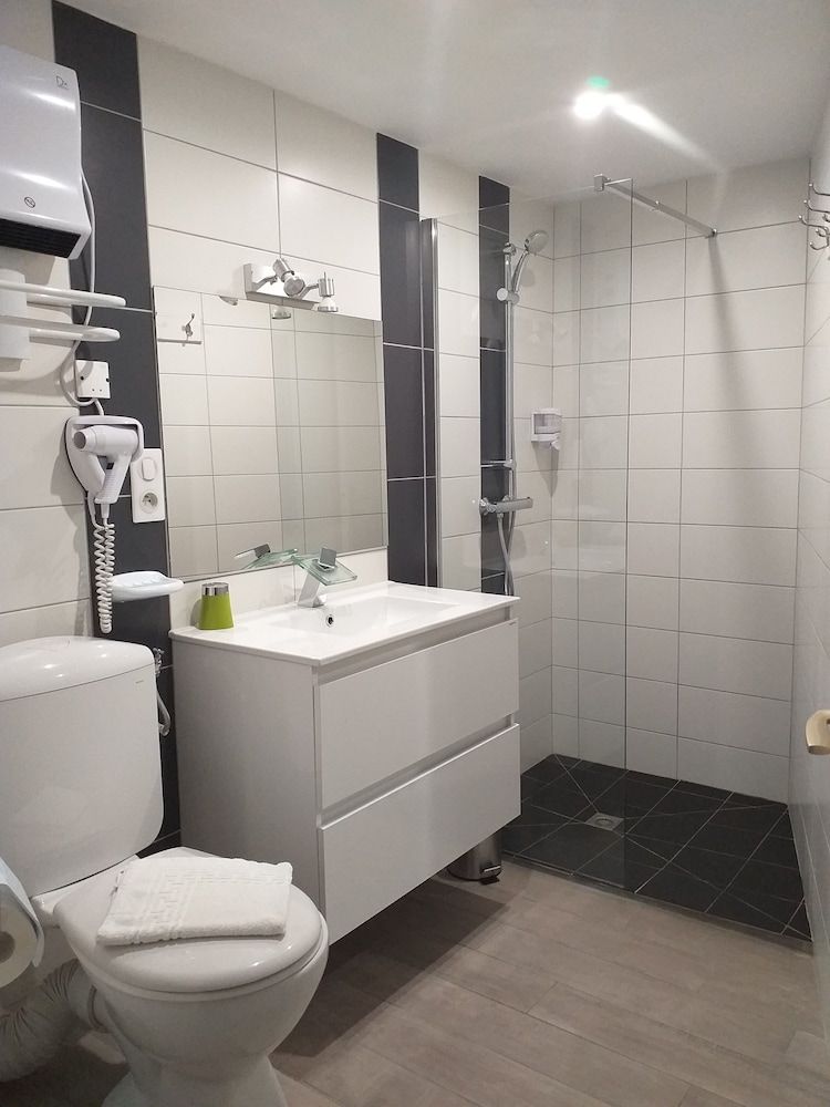 Hôtel La Couronne Comfort Double Room 7