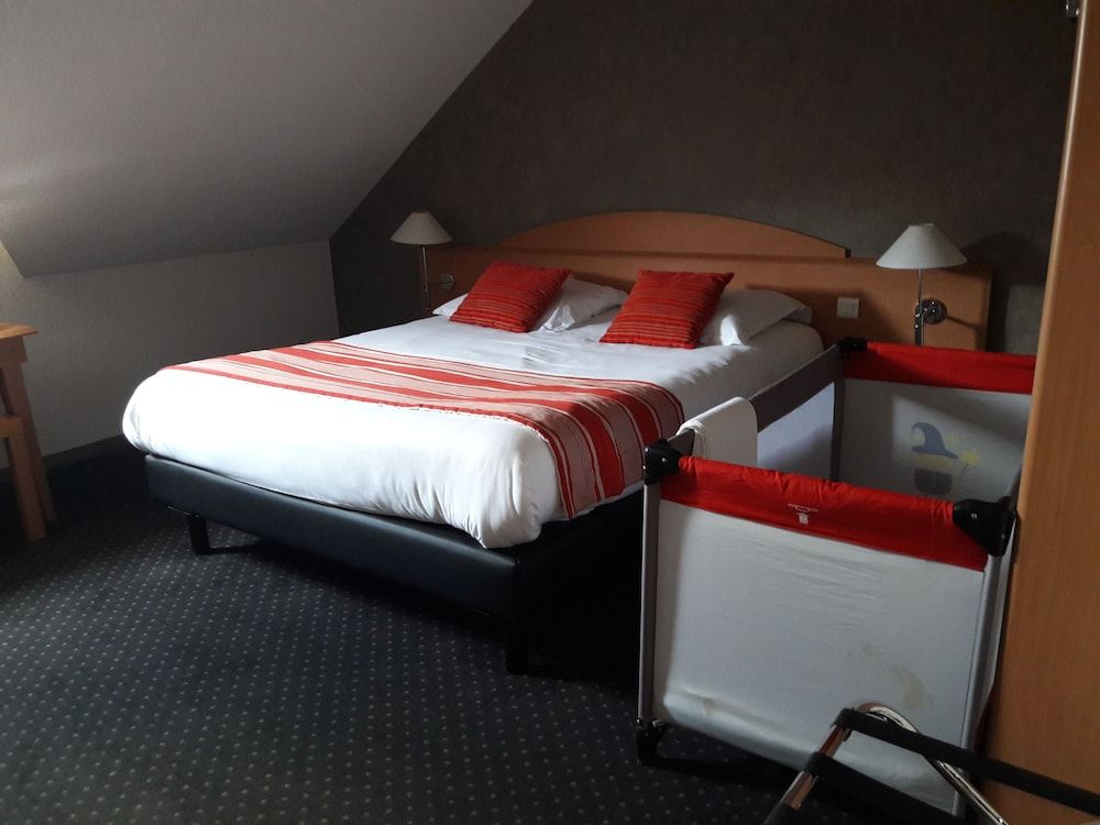 Logis Hôtel L'Orée de Chartres Family Room, 1 Queen Bed with Sofa bed 2