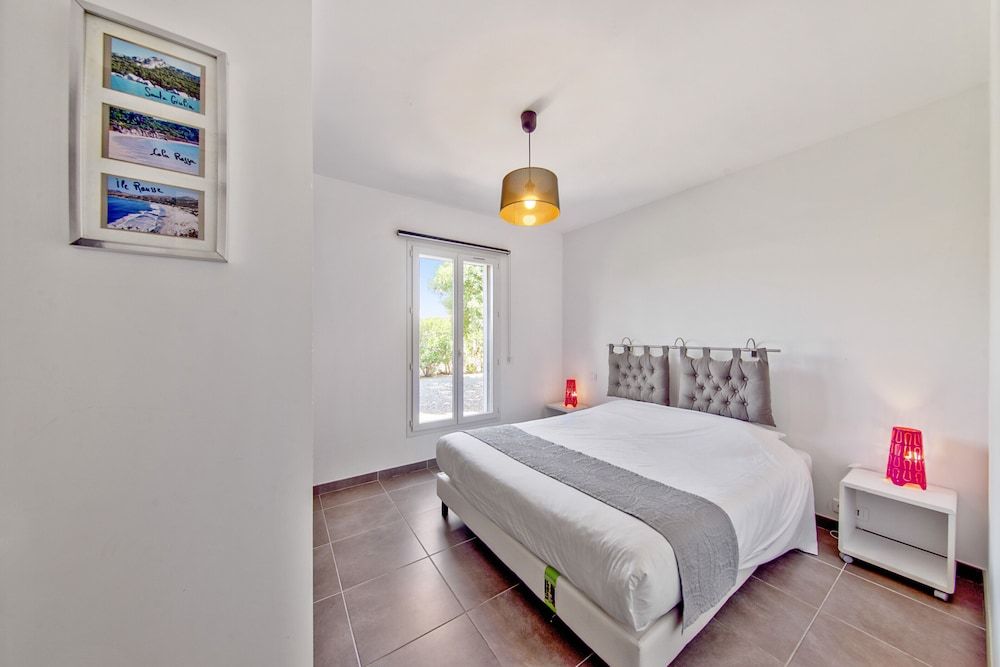 Apartment for 6 people - 2 bedrooms - Air conditioning - Terrace - 52 m and 30 m terrace